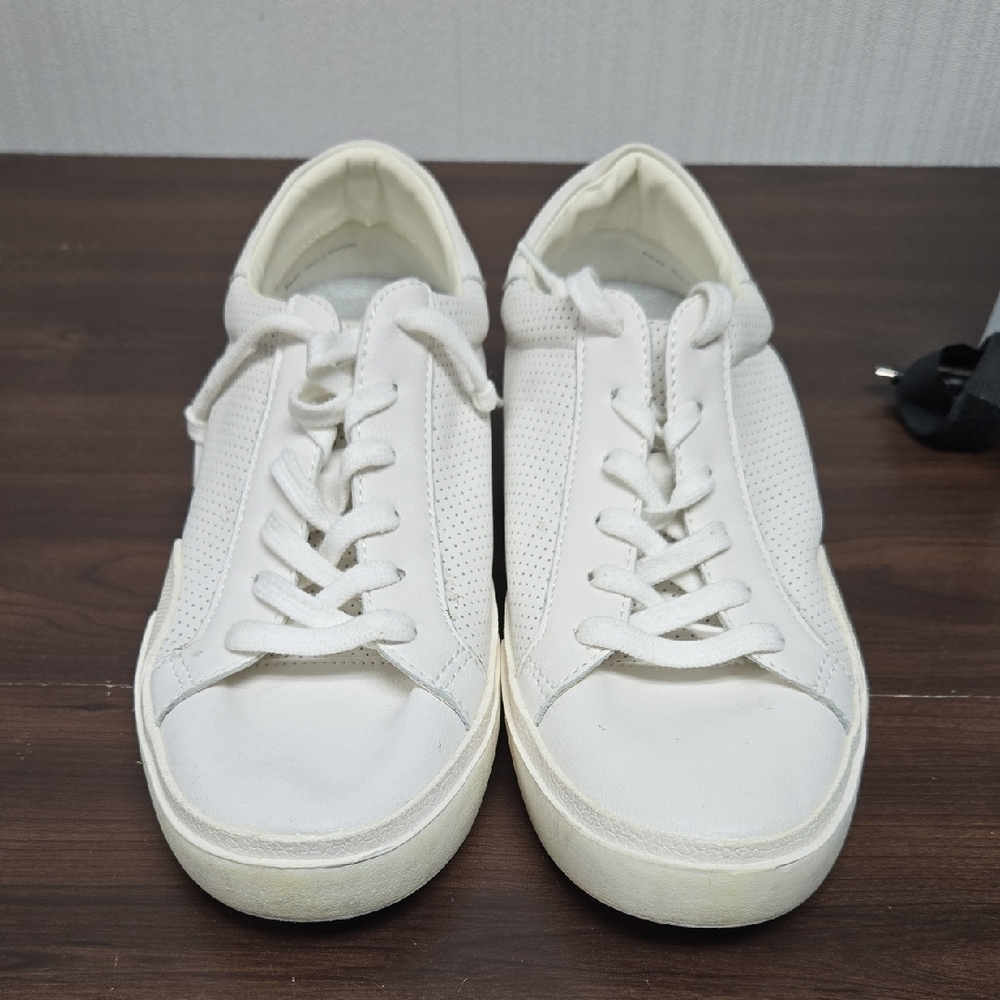 Dolce Vita Size 8.5 White Leather Lace Up Sneakers